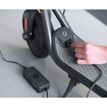 Segway Trotineta electrica  F20D  20 km/h 250W 5100 mAh Negru