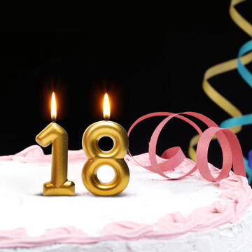 Family Lumânare pentru tort în forma cifrei 4