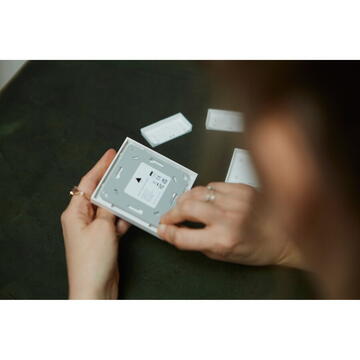 Intrerupator inteligent Senic 100156, 2.400 MHz, Alb