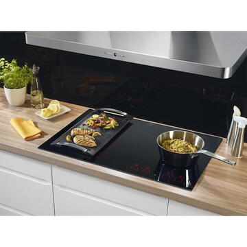Hota Electrolux SEMINEU  EFF90560OX,Putere de absorbtie 603 mc/h, Conectivitate plita, Iluminare LED, Clasa B, 90 cm, Inox