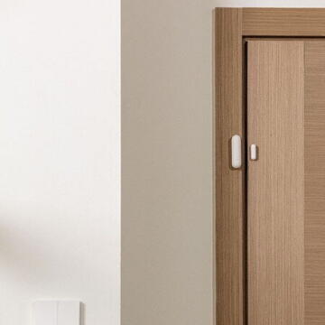 Senzor de geam usa AQARA P2, cu protocol Thread si suport Matter