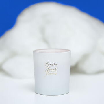 Vog und Arths Lumânare parfumată – Flori proaspete – 125 g