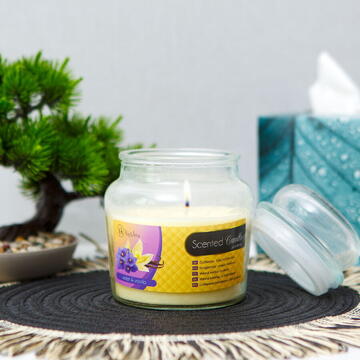 Vog und Arths Lumânare parfumată – borcan cu capac – Violet & Vanilla – 310 g