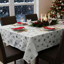 GLOBIZ Față de masă decorativă – 140 x 240 cm – 100% poliester – model fulg de nea, culoare albă