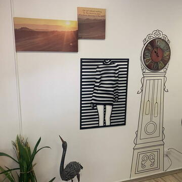 VivaTechnix Decoratiune perete Krodesign KRO-1037 Girl, lungime 80x58 cm, negru