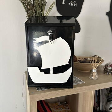 Cutie postala Vivatechnix Boat KRO-1231, otel, 400x250x100mm, Negru/Alb, 2 chei